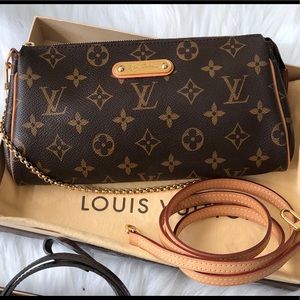 Like New 😍 Eva Clutch and crossbody bag